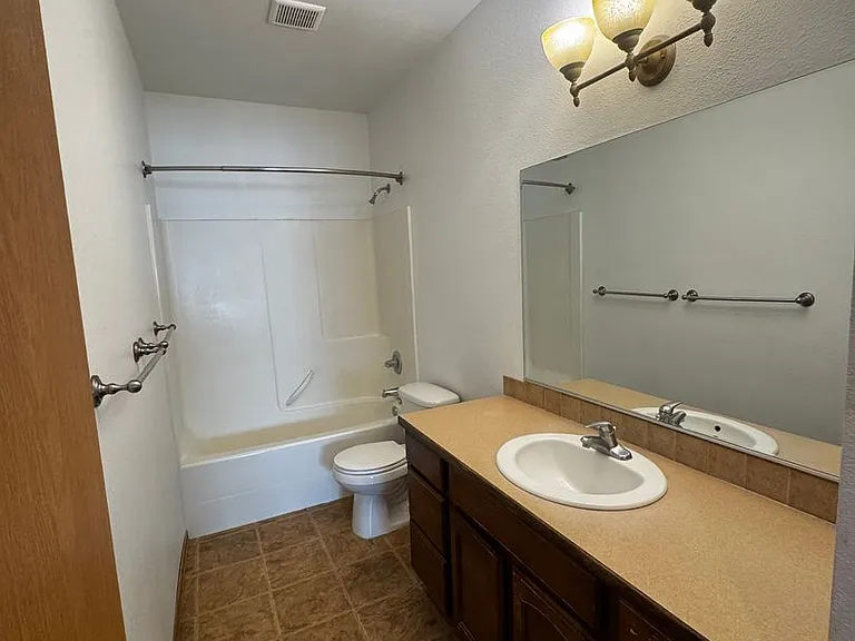 1208 W Malaga Ave — Photo 12