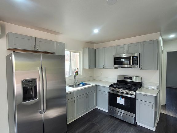 4th image of 11017 Condon Ave