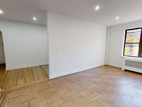 4th image of 1862 E 14th St #20G