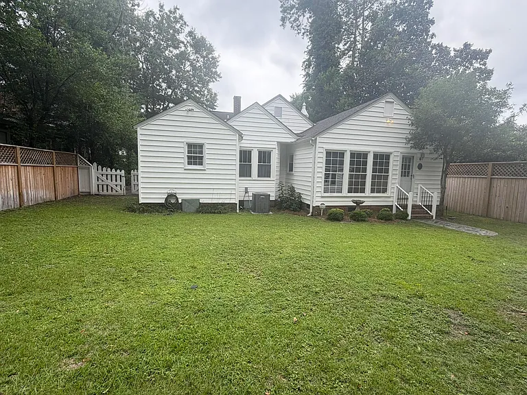 213 Haynsworth St — Photo 32
