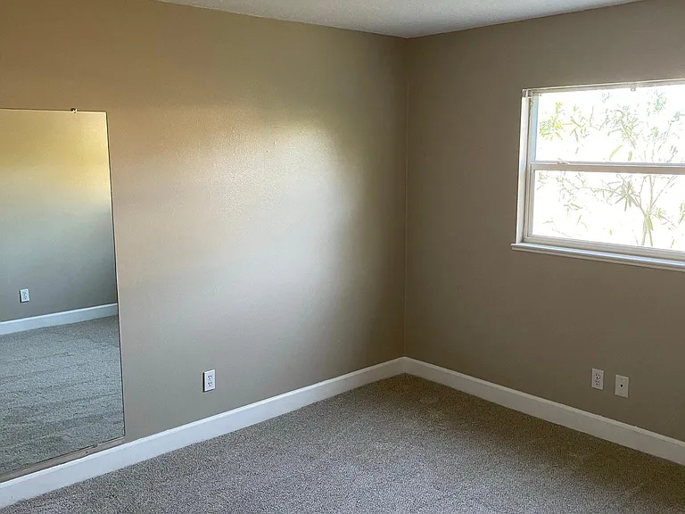 575 Coconut St — Photo 15