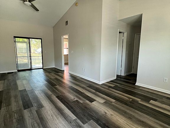4th image of 8322 DERBYSHIRE Place