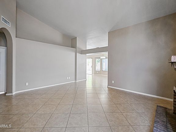 3rd image of 3830 E Tanglewood Dr