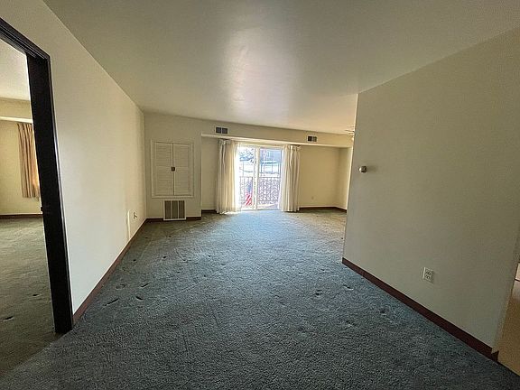Entryway to unit/living room
