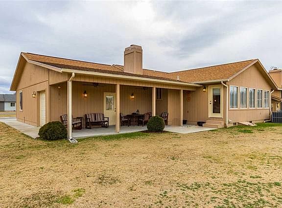 2nd image of 3412 Mountain View Ln