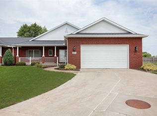 2620 E 57th Ct, Davenport, IA 52806