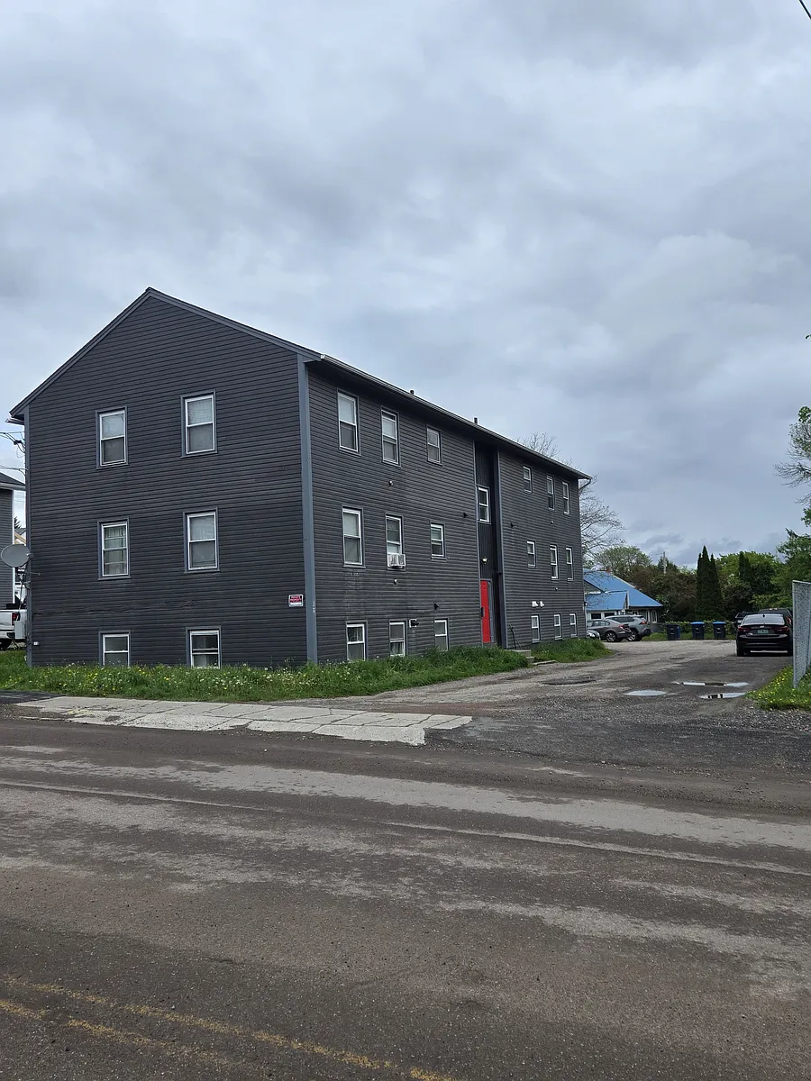 Building Photo - 247 Main St #D