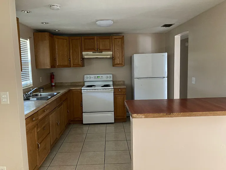 6161 W George Wood Ln — Photo 3