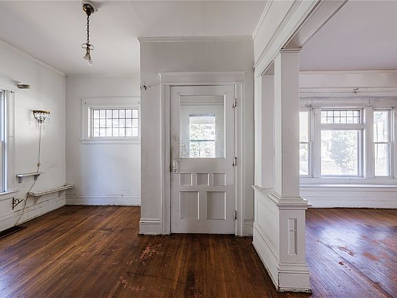 4th image of 757 Harvard St