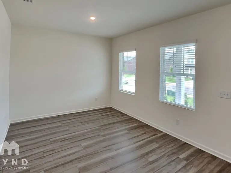 121 Maison Dr — Photo 2