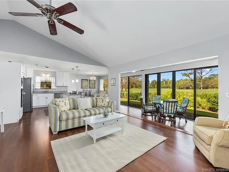 2108 NW Greenbriar Ln — Photo 9