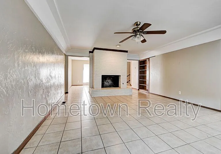 7301 Edenborough Dr — Photo 11