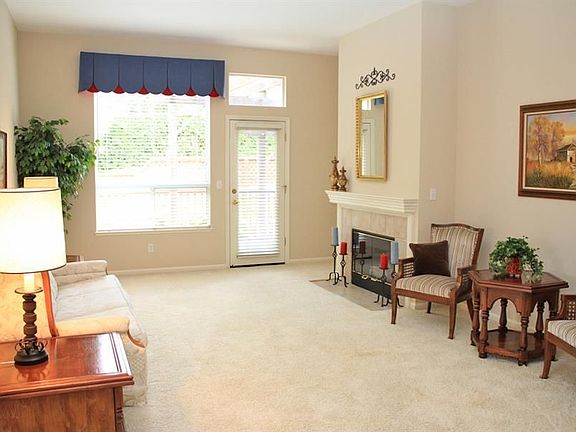 4th image of 4002 Clubhouse Ct