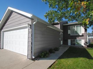 1923 55th Ave S, Fargo, ND 58104