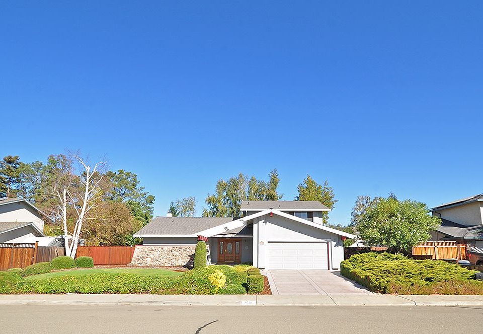 1st image of 2586 Regent Rd
