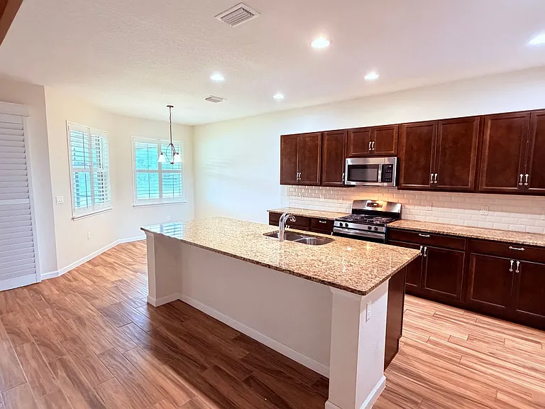 1102 S Victoria Hills Dr S — Photo 11