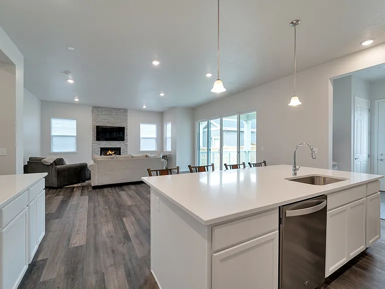 307 S 1st Ave — Photo 9