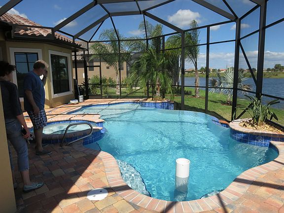 Infinity-Edge Pool