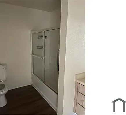2001 Eastwood Dr #9 — Photo 25