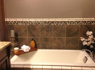 1570 Rosewood Dr, Wooster, OH 44691