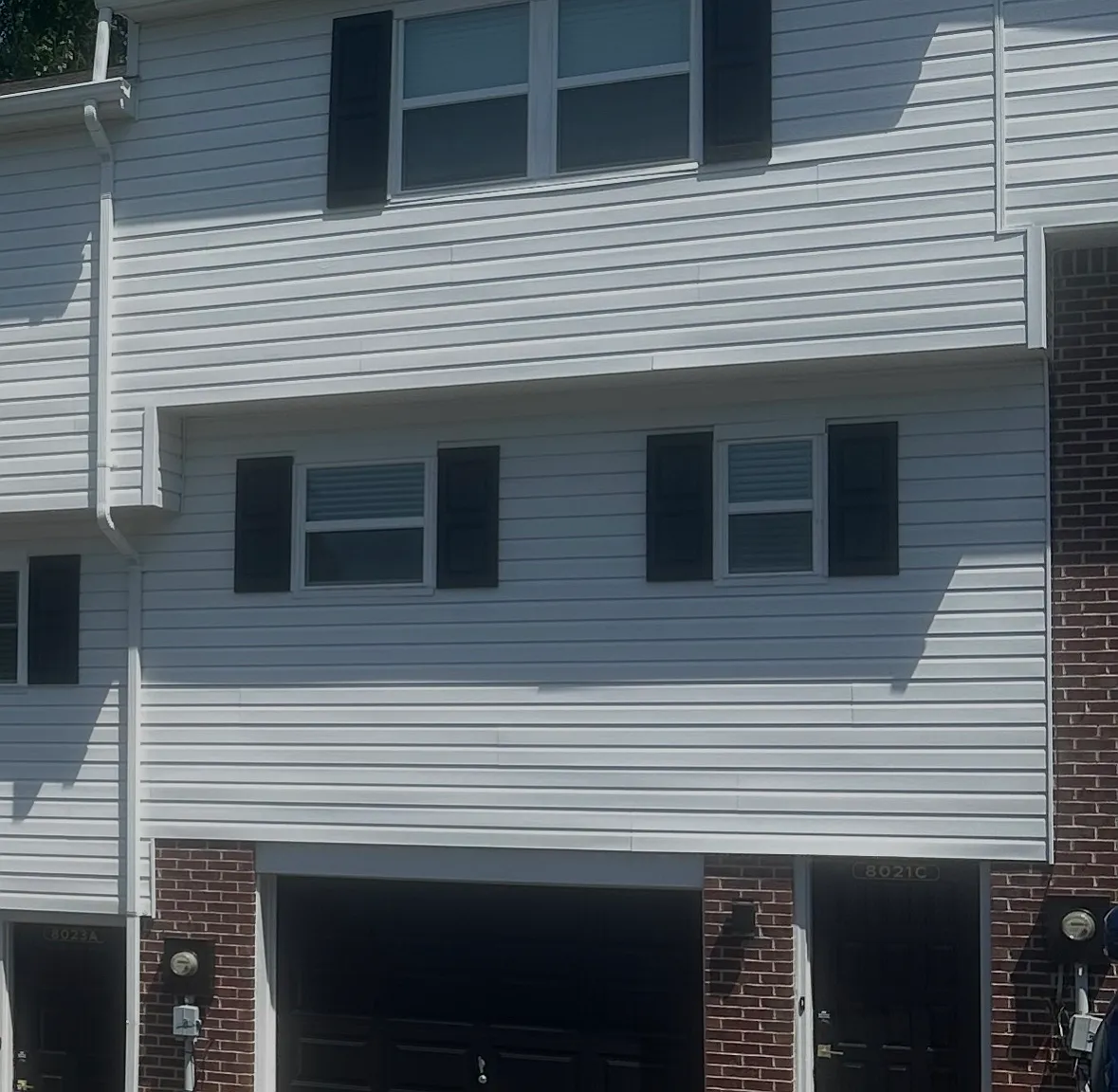 2 bed, 1.5 bath, 1075 sqft, $1,800 — Photo 2
