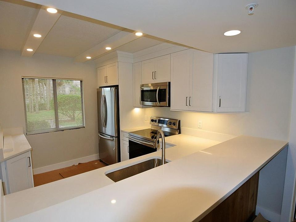 1st image of 1001 Seafarer Cir APT 106