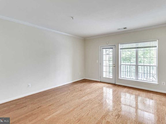 3rd image of 4550 Strutfield Ln APT 2210