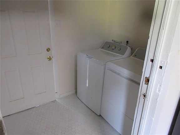 5th image of 1319 Joliet St