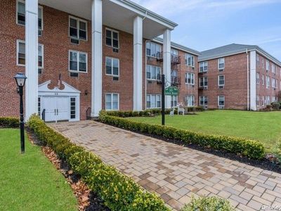 55 Lenox Road #1P, Rockville Centre, NY, 11570