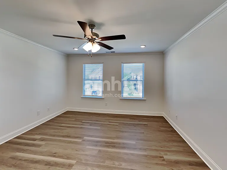 1025 Highland Walk — Photo 12