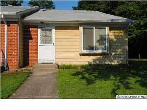 130 Hudson Ave photo 1