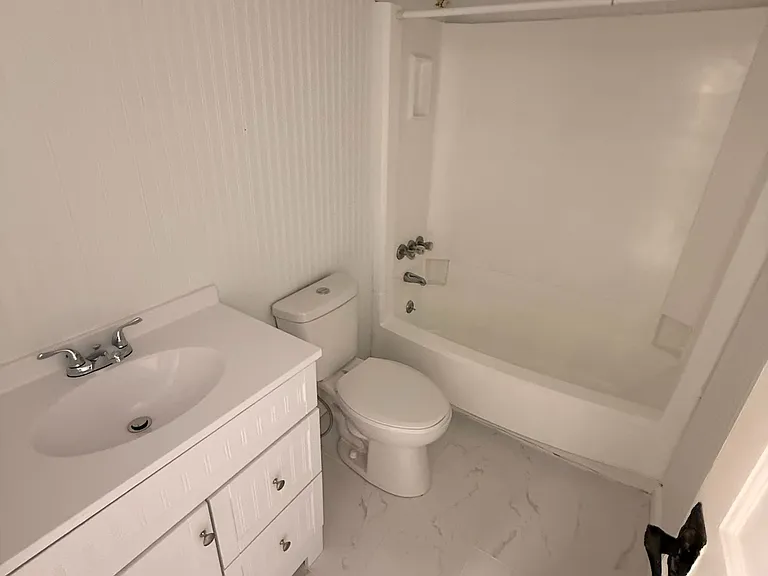 Beresford Dr — Photo 10