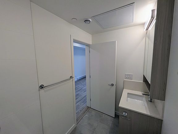 5th image of 10829 140th St #501