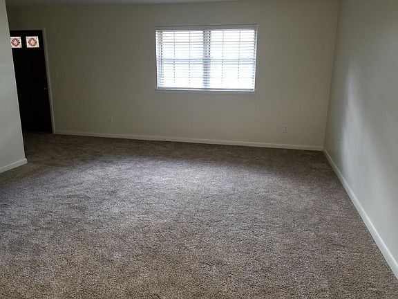 5th image of 263 S Villas Ct