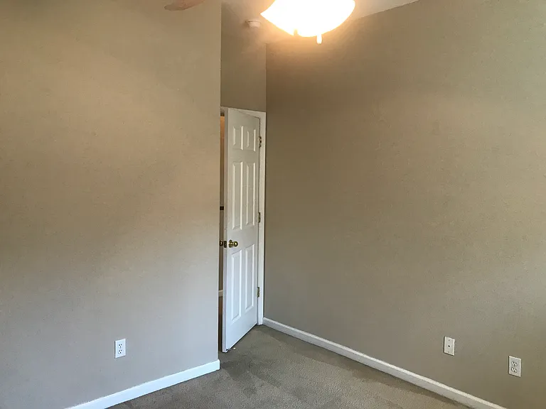 2240 Lorena Ave — Photo 12