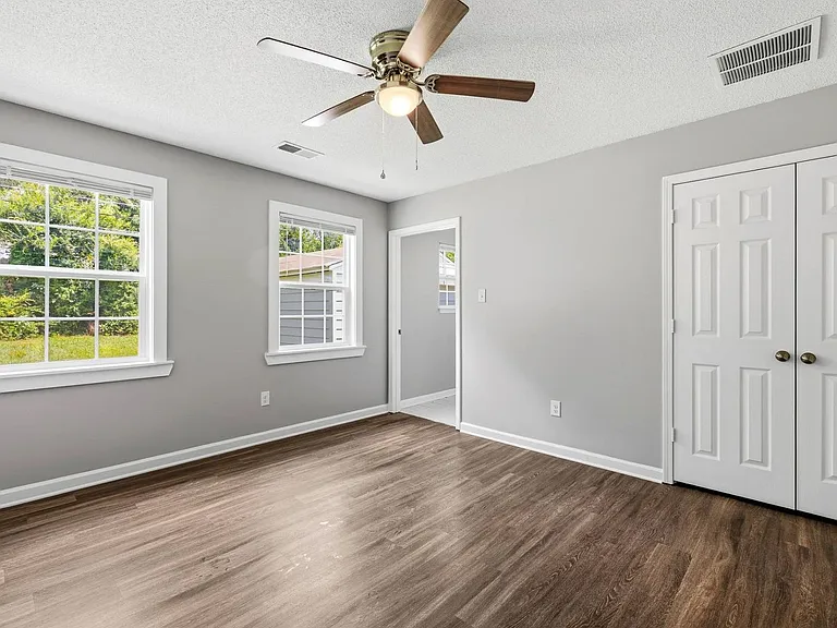 1262 S White Station Rd — Photo 17