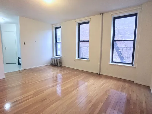 Rented by Sovereign Associates | media 15