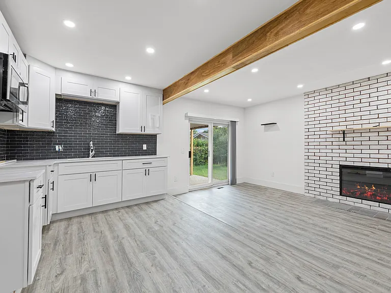 32447 Hawthorne Dr — Photo 4