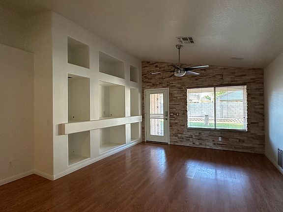 3rd image of 8146 W CLARA Lane