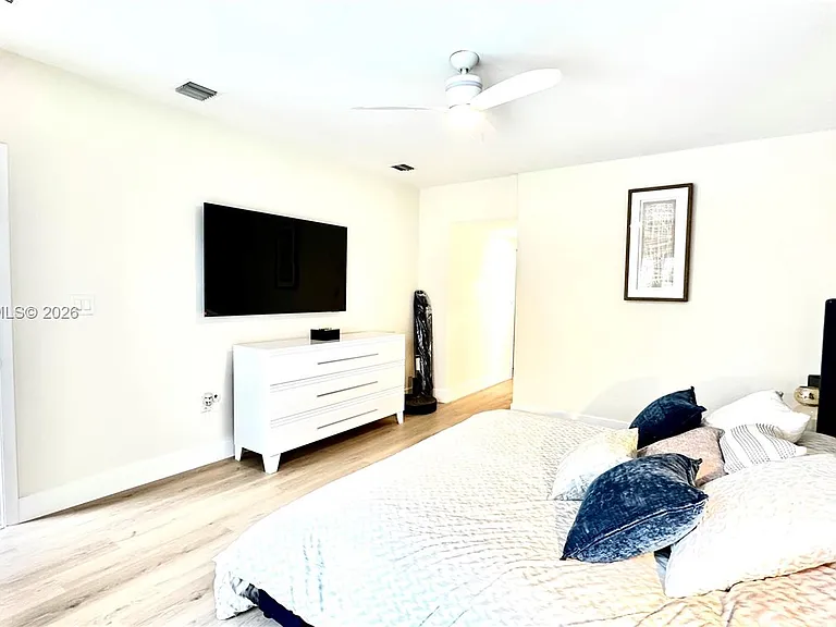 814 NE 19th Ave — Photo 37