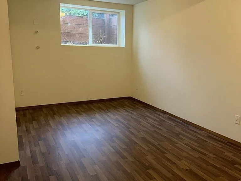 1321 Toledo St — Photo 3