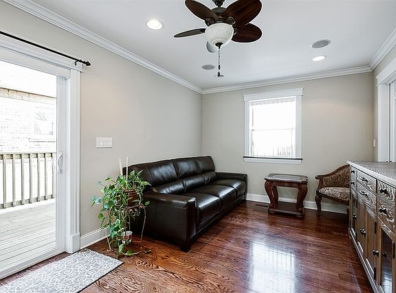 4th image of 2838 W Summerdale Ave