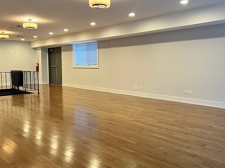 3909 Howard St #101 — Photo 10