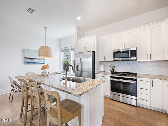 5th image of 157 Valdare Ln