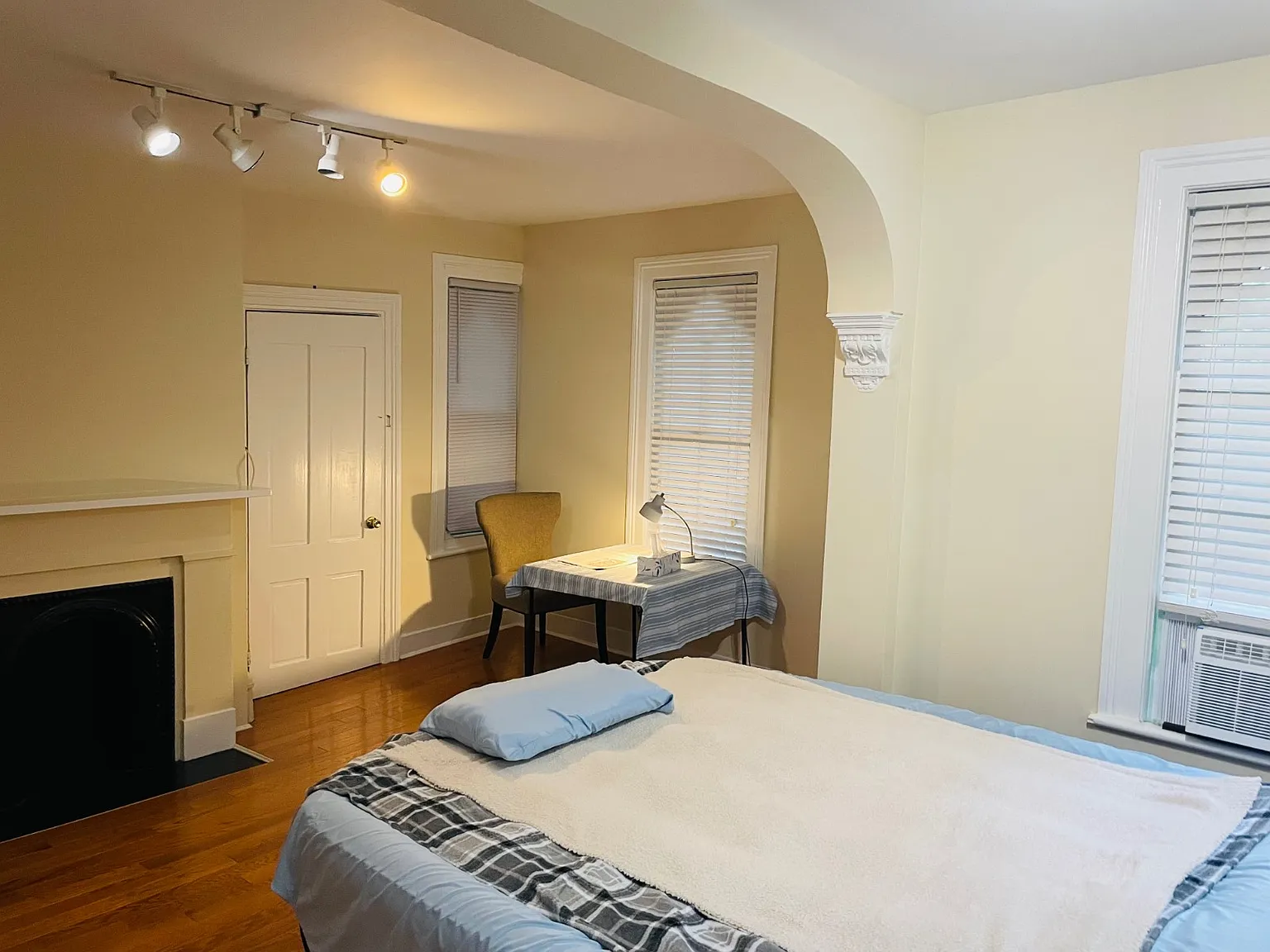 Studio, 1.0 bath, $2,275 — Photo 3