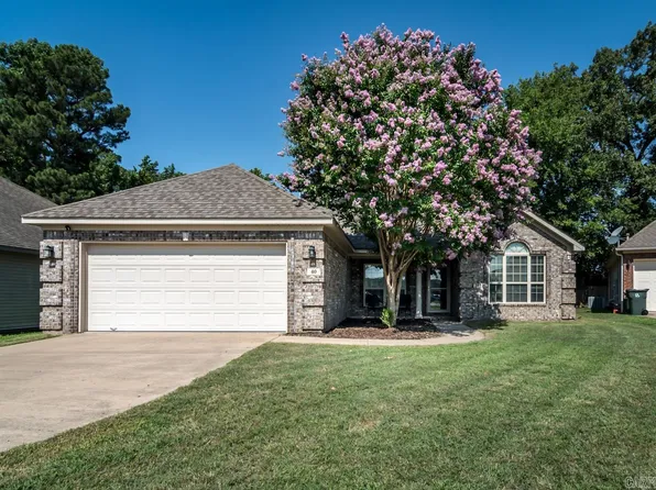 40 Chateaus Ln, Little Rock, AR 72210