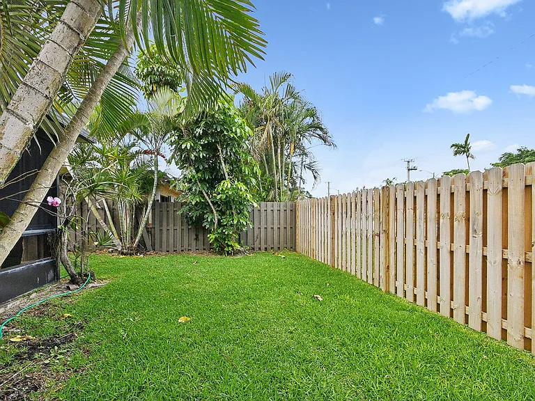 11063 Oakdale Rd — Photo 42