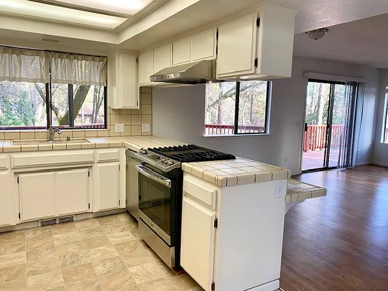 11569 Alta Sierra Dr — Photo 3