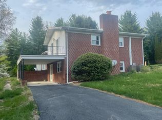 218 Riverview St, Pembroke, VA 24136