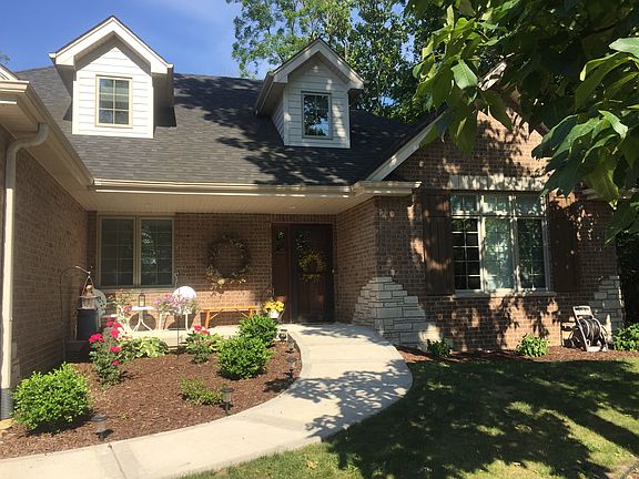 2nd image of 1041 Westwood Dr